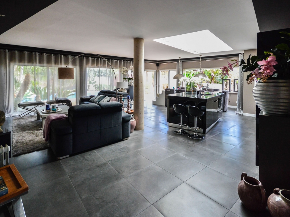 Estombar Villa