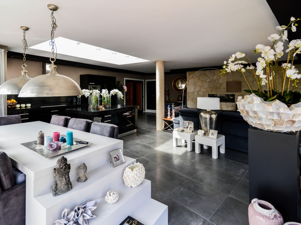 Estombar Villa