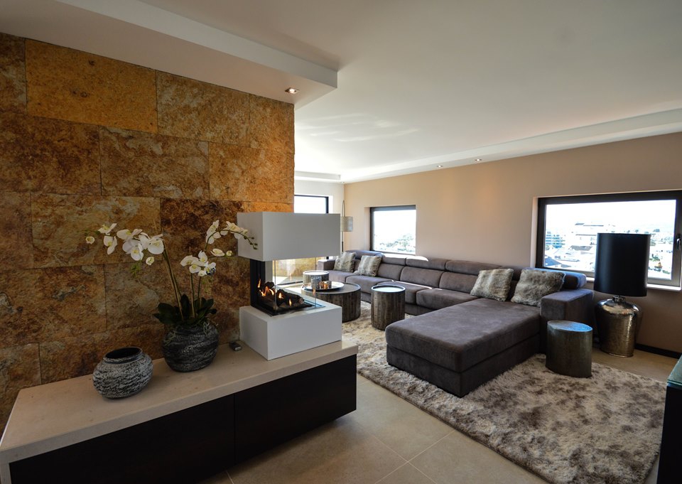 Penthouse, Alvor
